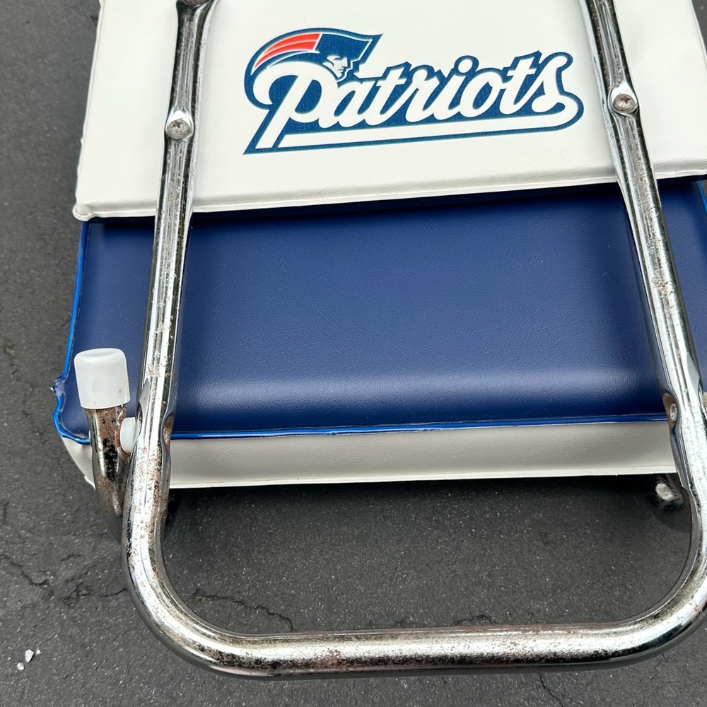 🏈 Vintage Stadium Seat Cushion - Patriots - Picture 2 of 4